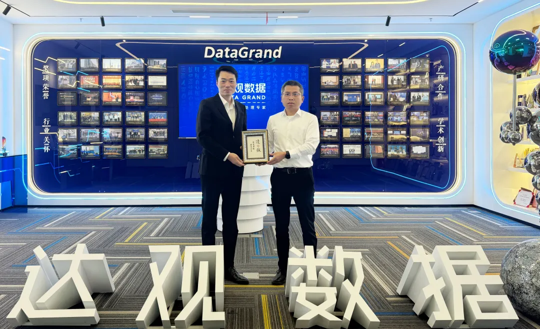 26B7E110-E3E8-4e00-8D96-368B0E490E24